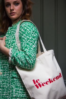 Le Weekend Medium Tote Red Text