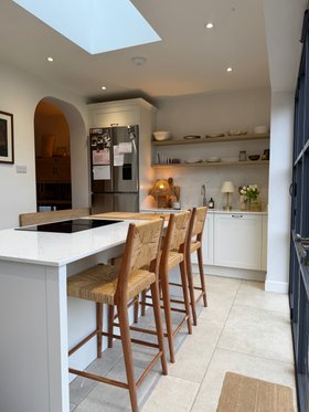 Kitchen featuring Wunda's RapidResponse underfloor heating. Photo Credit; Lucy Renouf @lemonsandlucy