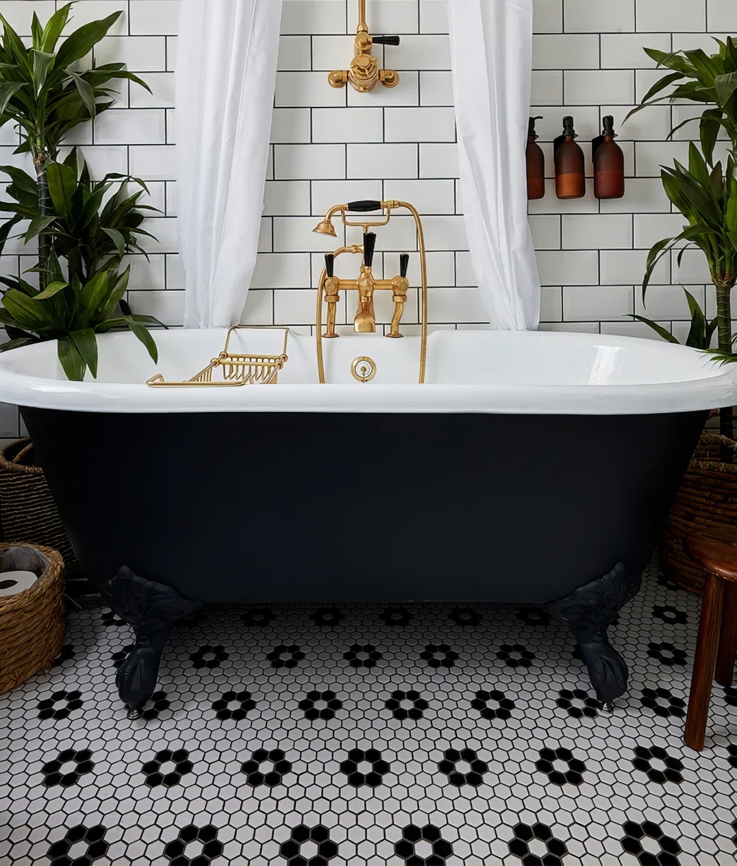 Mono Hex Porcelain Mosaic Daisy