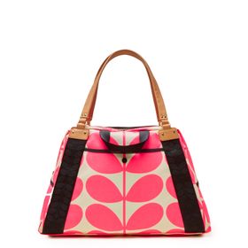 Sharpie Shoulder Bag in Neon Pink