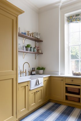 Searle & Taylor - Classic Bespoke Shaker Walk-in Pantry