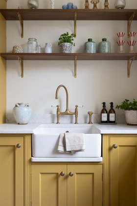 Searle & Taylor - Classic Bespoke Shaker Walk-in Pantry