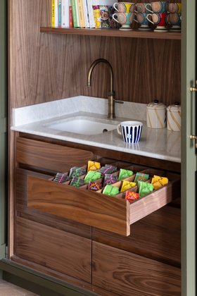 Searle & Taylor - Classic Bespoke Shaker Tea Station