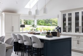 Searle & Taylor - Haslemere - Classic Bespoke Open Plan Kitchen Diner