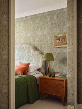 FERMOIE AUTUMN 25 WALLPAPER GREEN SHELL WPSHEL 009 HEADBOARD SHEL 009 BED COVER N 026 CUSHION N 121 LAMPSHADE PG 040 LIFESTYLE MED