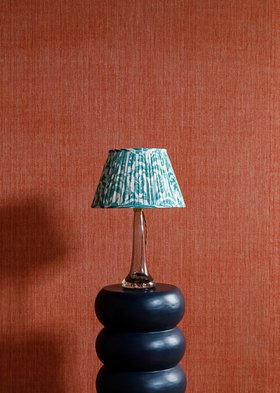 FERMOIE JANUARY26 LAMPSHADE TEAL MARLBOROUGH PG 101 LIGHTWEIGHT LINEN LIFESTYLE BACKDROP LOW