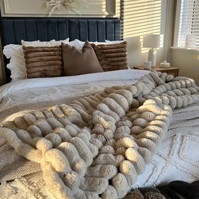 Serenity Ribbed Faux Fur Blanket - Linen