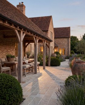 Ca' Pietra Wychwood Limestone Cobbles Tumbled & Etched