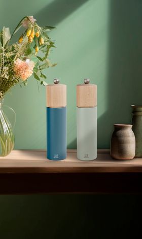 BOREAL Manual Beech Wood Salt Mill in Sage Green, 21cm