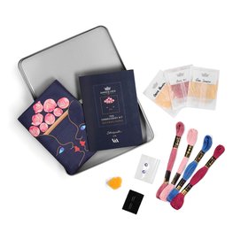 Schiaparelli: Fashion Becomes Art – Embroidery Kit