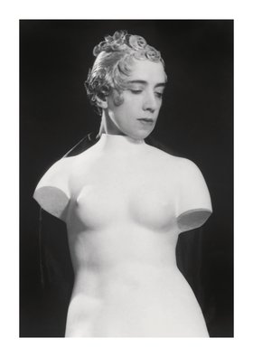 Schiaparelli: Fashion Becomes Art postcard pack