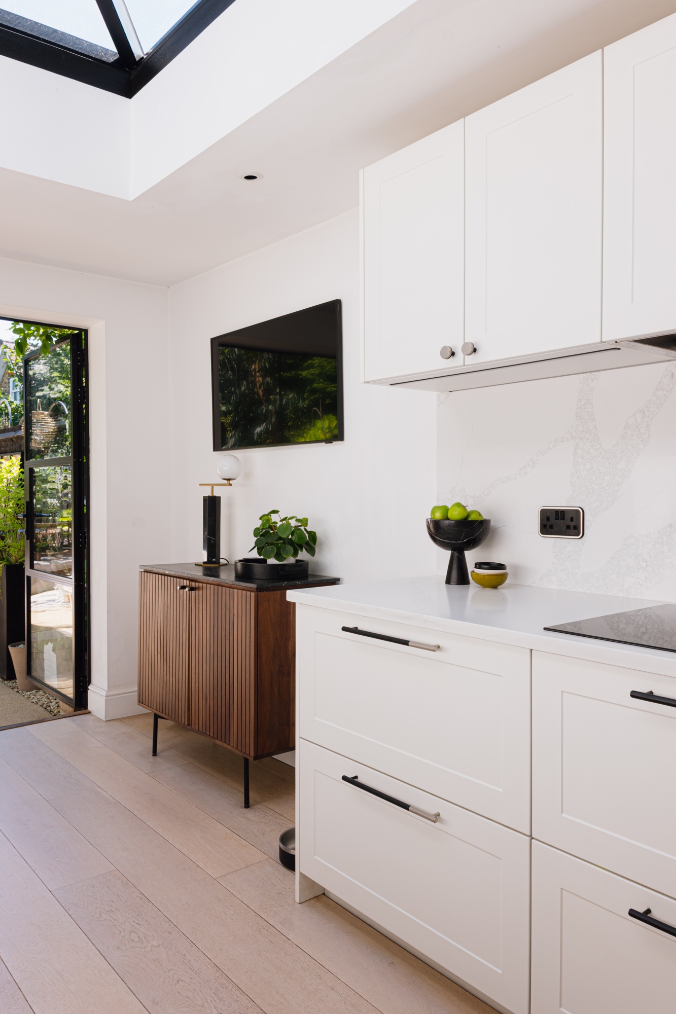 Brass Linear Cabinet Handle in Black and Silver