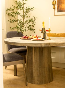 Guildford Round Dining Table
