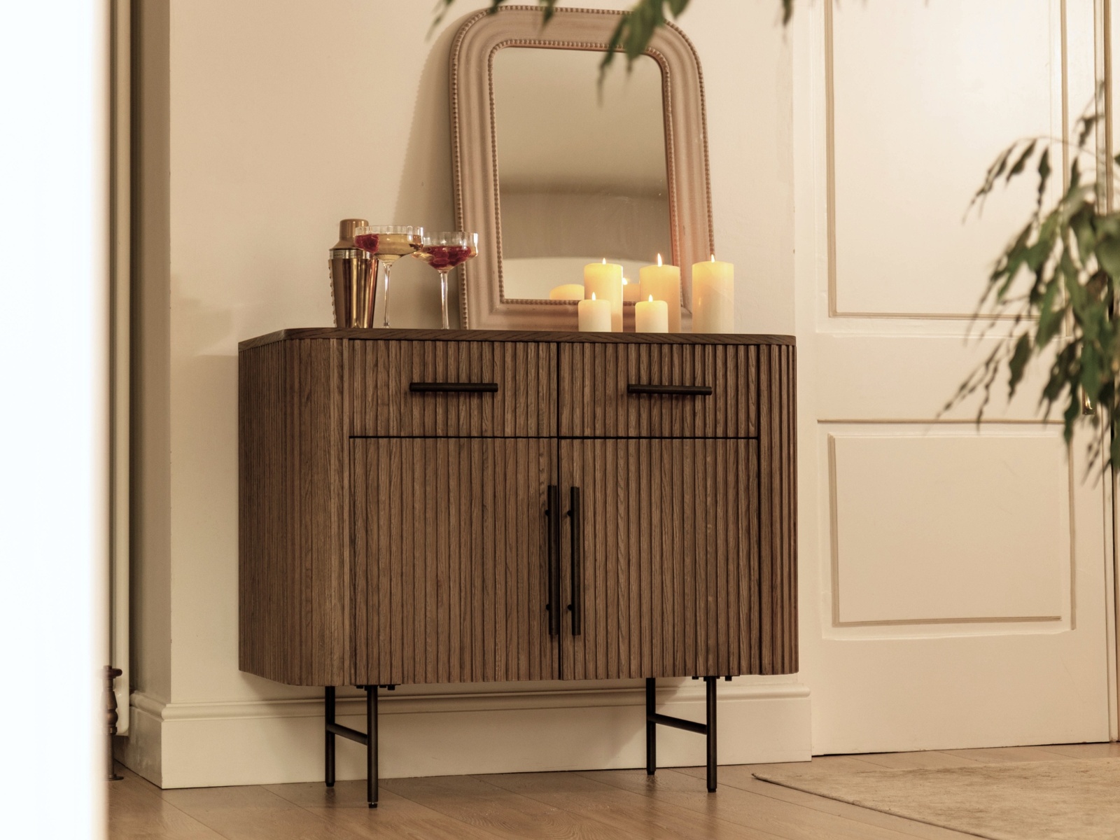 Ashfield Ribbed 2 Door Sideboard with Drawers