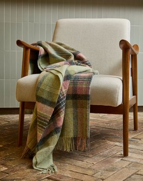 Pure Wool Green Blush Story