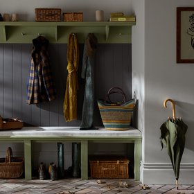 Earthborn - Mr Mole, Oliver Twig, Ragdoll bootroom, straight square wall