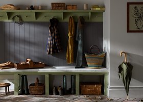 Earthborn - Mr Mole, Oliver Twig, Ragdoll bootroom, straight landscape