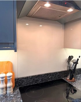 6mm Shaded White Premium Glass Splashback