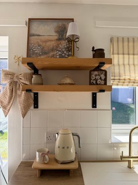 Medium Brown Lip Down Shelf - (Images credit: @athomewith_theshaws)