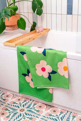Meadow Green Beach/Bath Towel