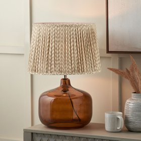Amber Honey Glass Table Lamp with 40cm Beige Taupe & White Chevron Mushroom Pleated Cotton Shade – Rounded Squat Decorative Table Light for Bedside & Side Tables 58x40x40cm
