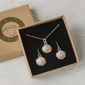 Silver Cockle Shell Earrings & Necklace Set