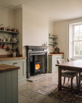 Direct Stoves, Chesneys Salisbury 8 WS MK3 Wood Burning Ecodesign Stove From £2,049 (directstoves.com)