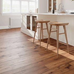 GoodHome Otley Dark Brown Natural Oak Wood effect Structured Laminate Flooring, 1.868m²
