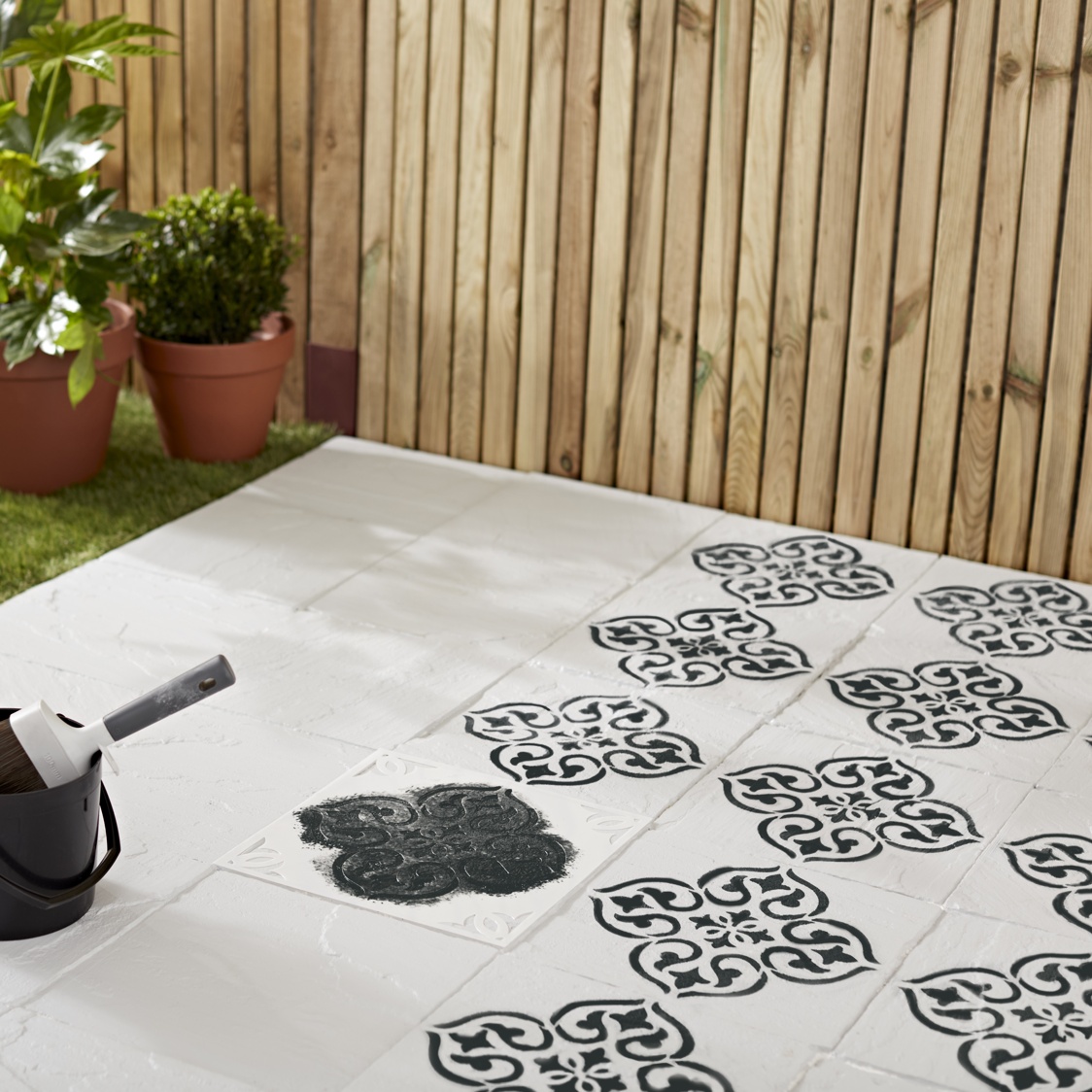 GoodHome Black Patio and Tile Exterior Paint