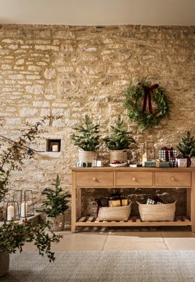 The Cotswold Company Christmas Entrance Hall
