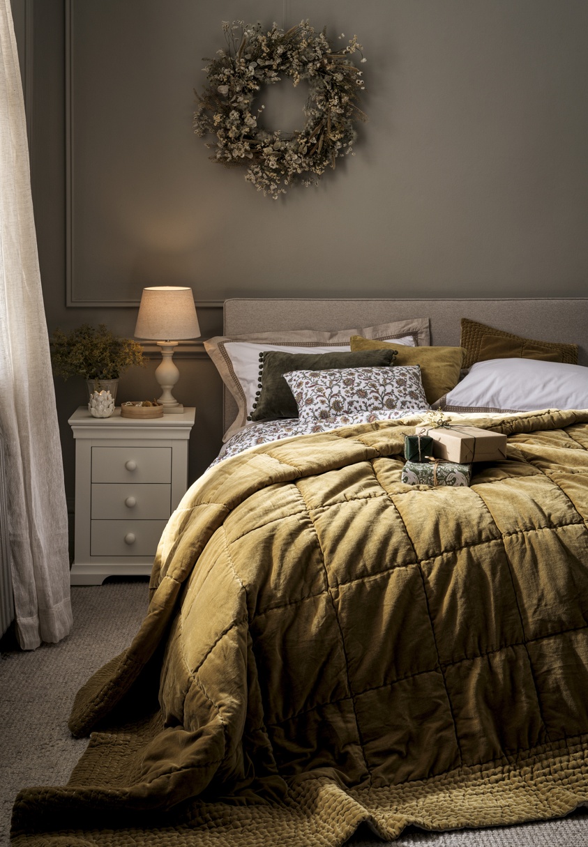 Churchill Ottoman bed