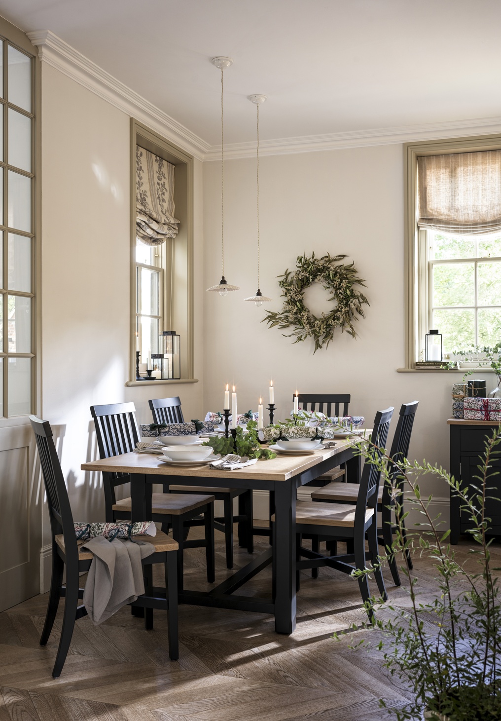 Chester Charcoal 4-6 Seater Extending Dining Table