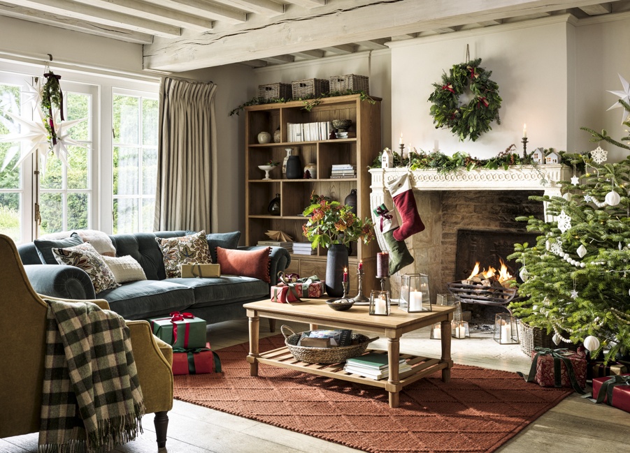 A Cotswold Christmas Living Room