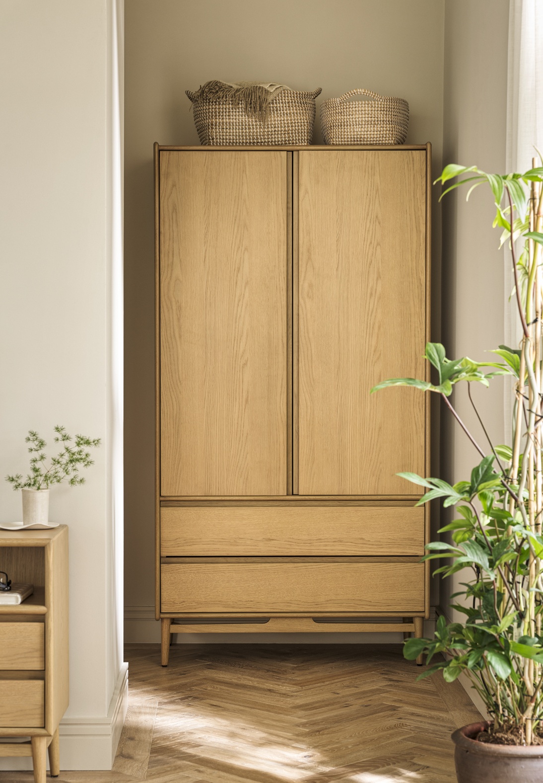 Winson Light Oak Double Wardrobe