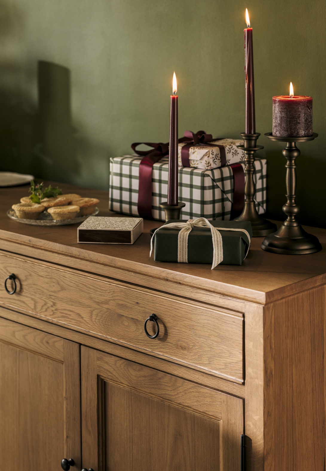 The Cotswold Company Christmas Dining