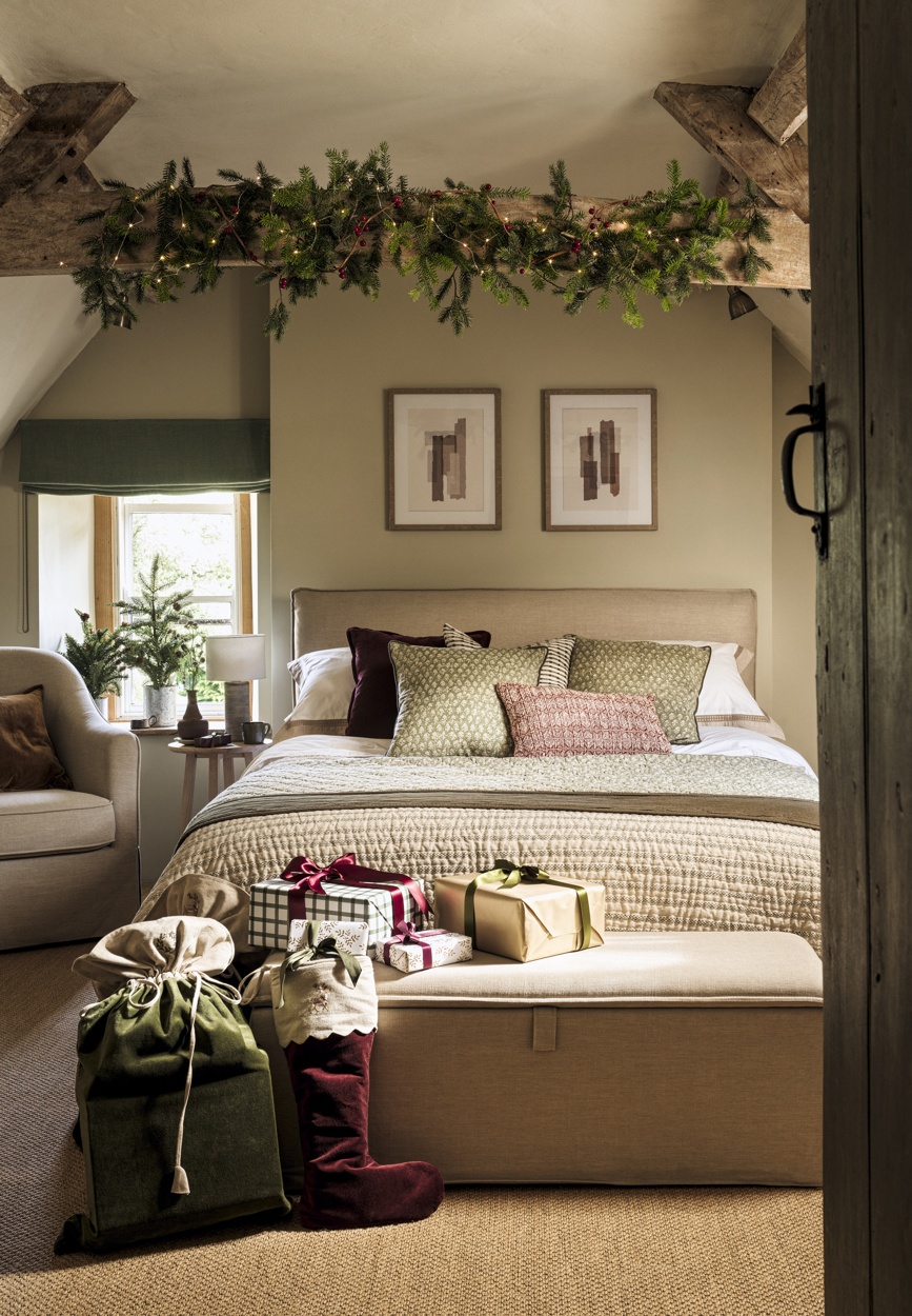 The Cotswold Company Christmas Bedroom