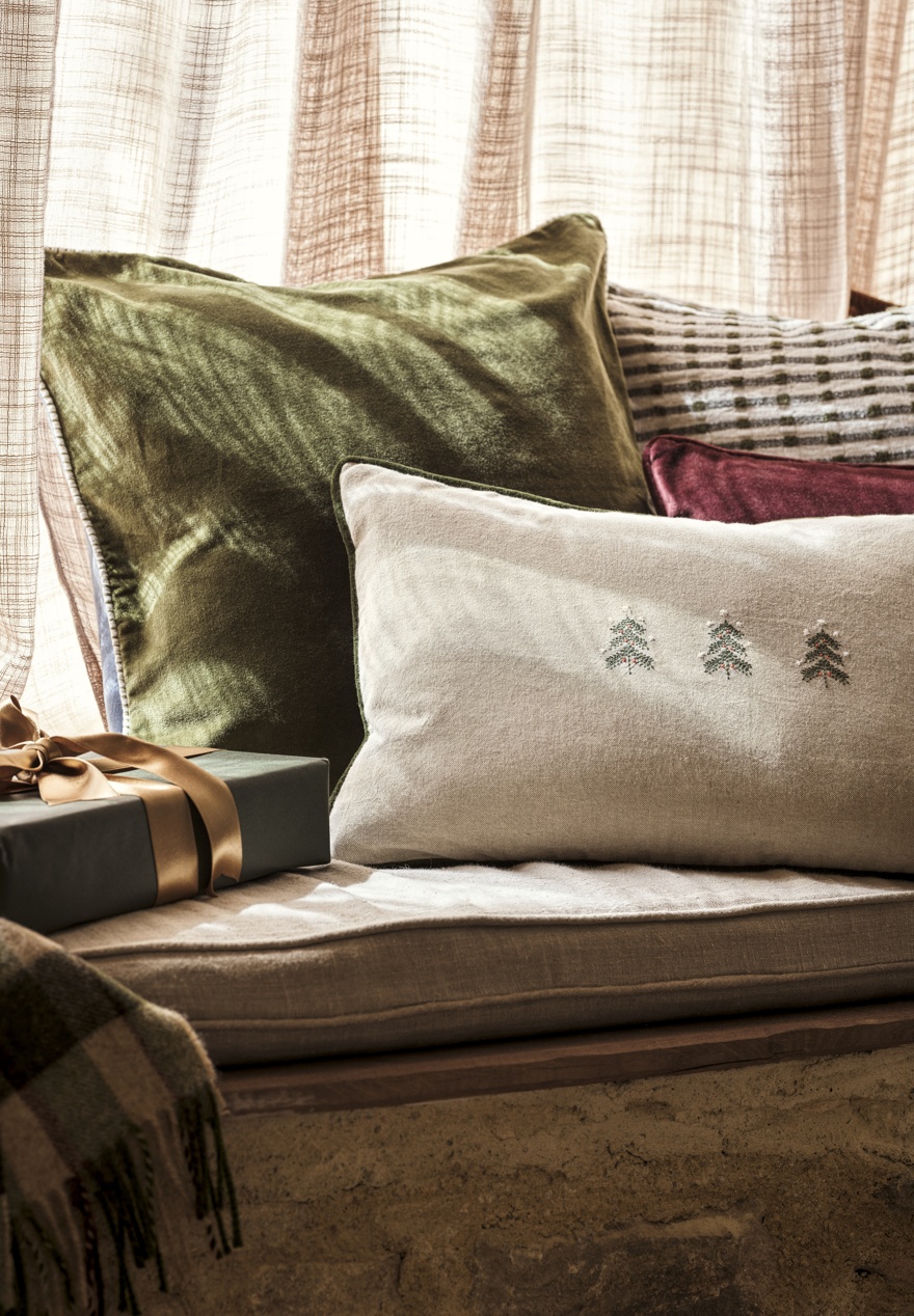The Cotswold Company Christmas Living Room