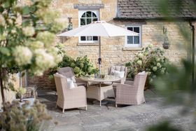 Bramblecrest Chedworth 4 Seat Dining Set in Sandstone