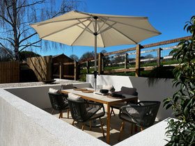 Bramblecrest Helsinki 6 Seat Rectangle Dining Set with Parasol & Base