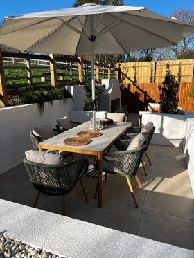 Bramblecrest Helsinki 6 Seat Rectangle Dining Set with Parasol & Base