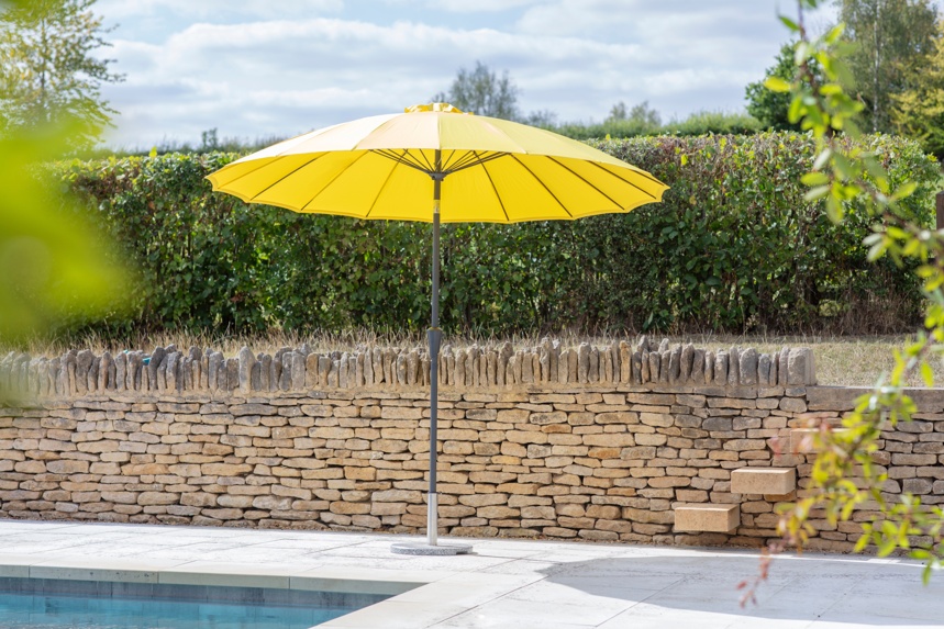 Shanghai Lemon 2.7m Aluminium Tilt Parasol