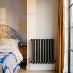 Flomasta 600mm x 605mm 3386BTU Black Horizontal 4 Column Radiator