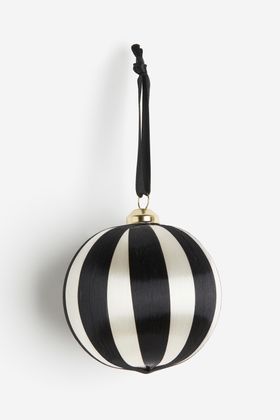 H&M Home, Satin Thread Bauble In Black & White £3.99