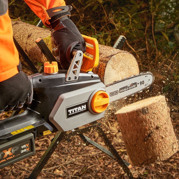 TITAN TTI932CHN 18V 1 X 5.0AH LI ION TXP CORDLESS 25CM CHAINSAW