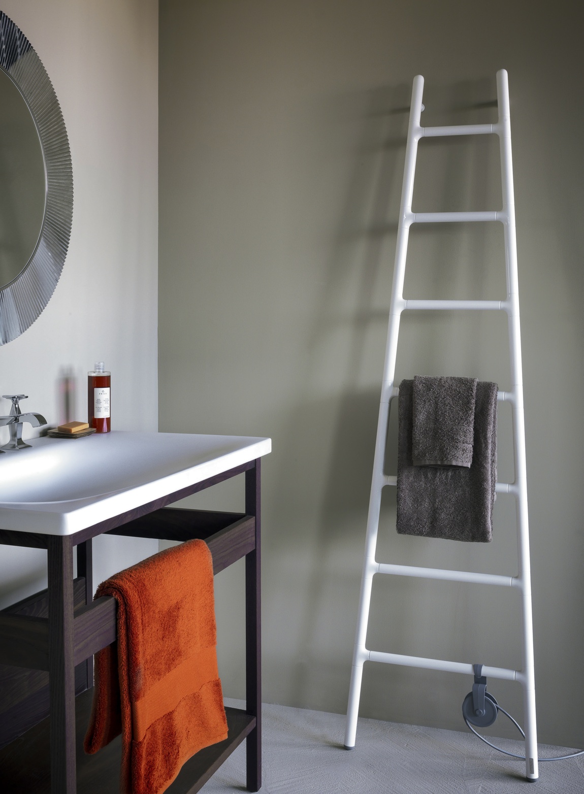 Scaletta Wall Radiator 03