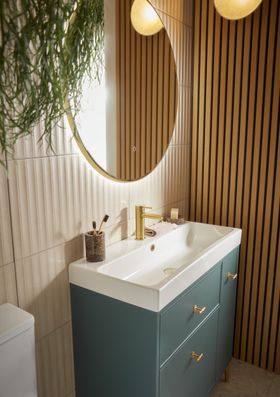 Arlington Viridian Green 800 Unit With Oxygen Mirror Lifestyle