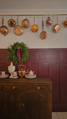 Festive Wreath with Polished Brass Hanging Rail