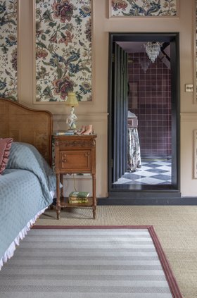 Alternative Flooring - Wool Iconic Herringbone Rug with Single Blur Border