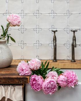 MT Floral Delft Corner - Delft Corners Collection