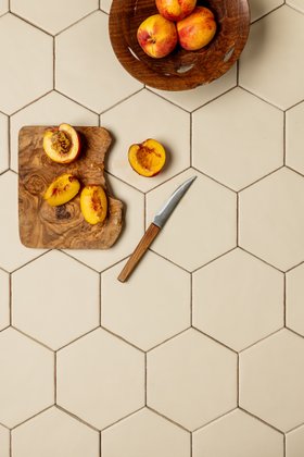 MT - Matts Parchment White Hexagon